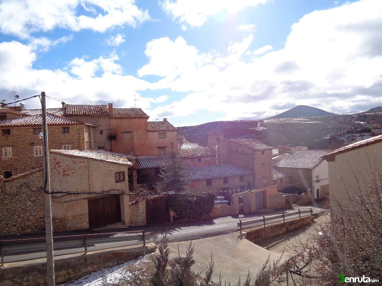 Gea de Albarracín desde la carretera