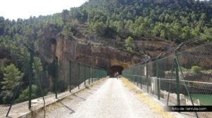 Cruzamos el embalse del Molinar por un tunel