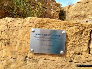 Placa en memoria de Millán Blasco