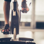 Entrenando con bicicleta de spinning