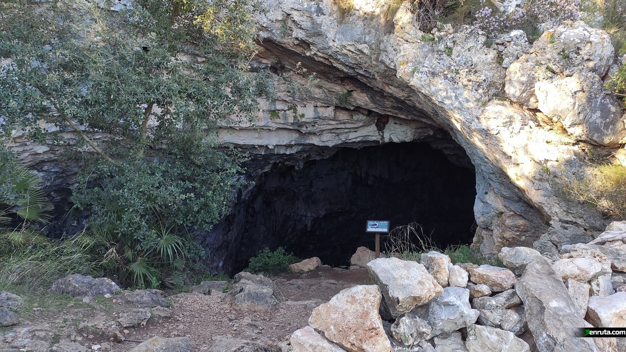 Entrada a la Cueva de la Galera