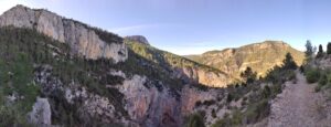 Senda por el barranco de la Maimona