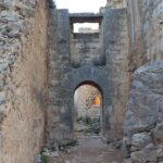 Entrando al Castillo de Chirel
