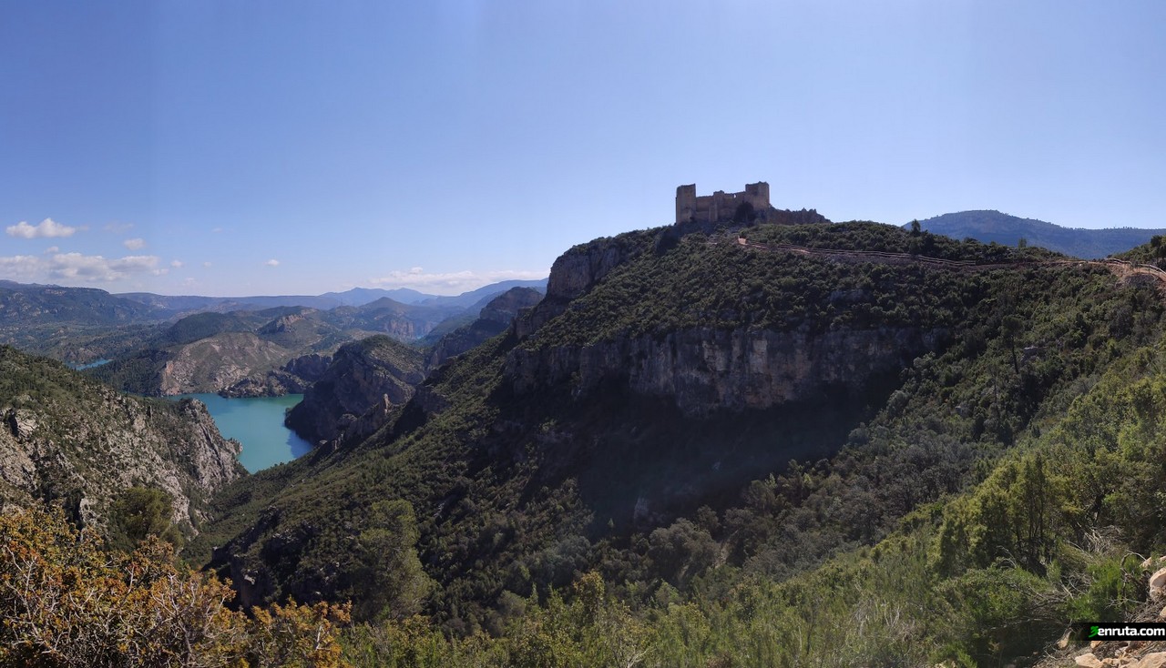 Castillo de Chirel desde la senda