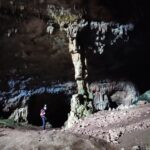 Columna principal de la Cueva del Murciélago de Atura