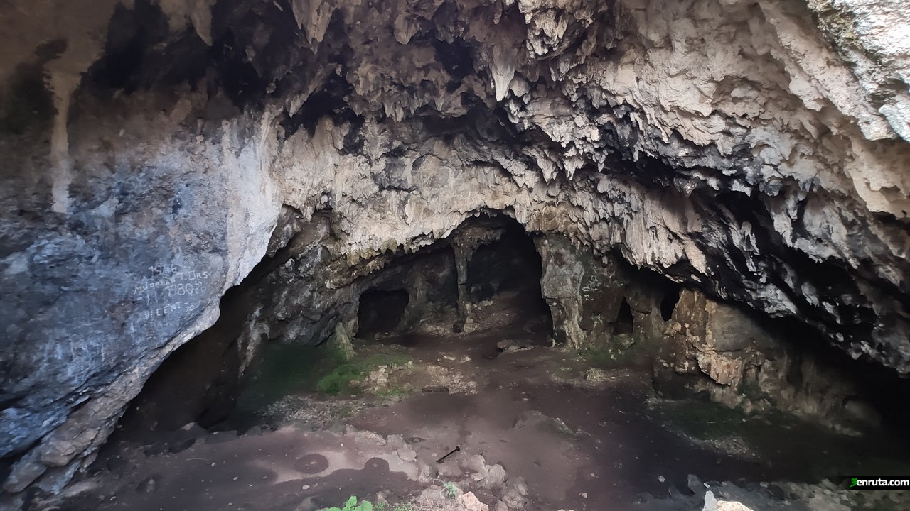 Cueva del murciélago desde la entrada